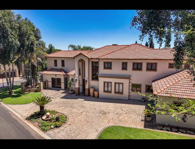 4 BEDROOM HOUSE FOR SALE IN MIDSTREAM ESTATE